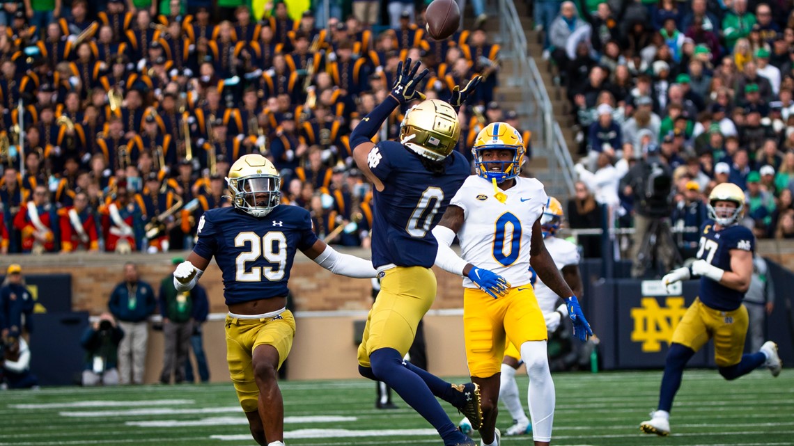 No. 25 Louisville beats No. 10 Notre Dame 33-20, with Jawhar Jordan running  for 143 yards, 2 TDs