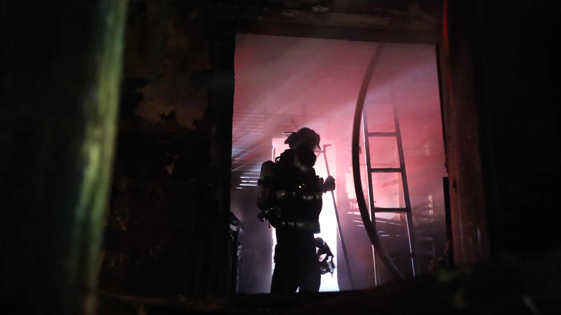 Firefighter hurt while responding to east Indianapolis house fire ...