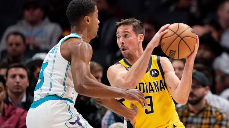 Haliburton, Pacers beat Hornets; Ball re-injures ankle