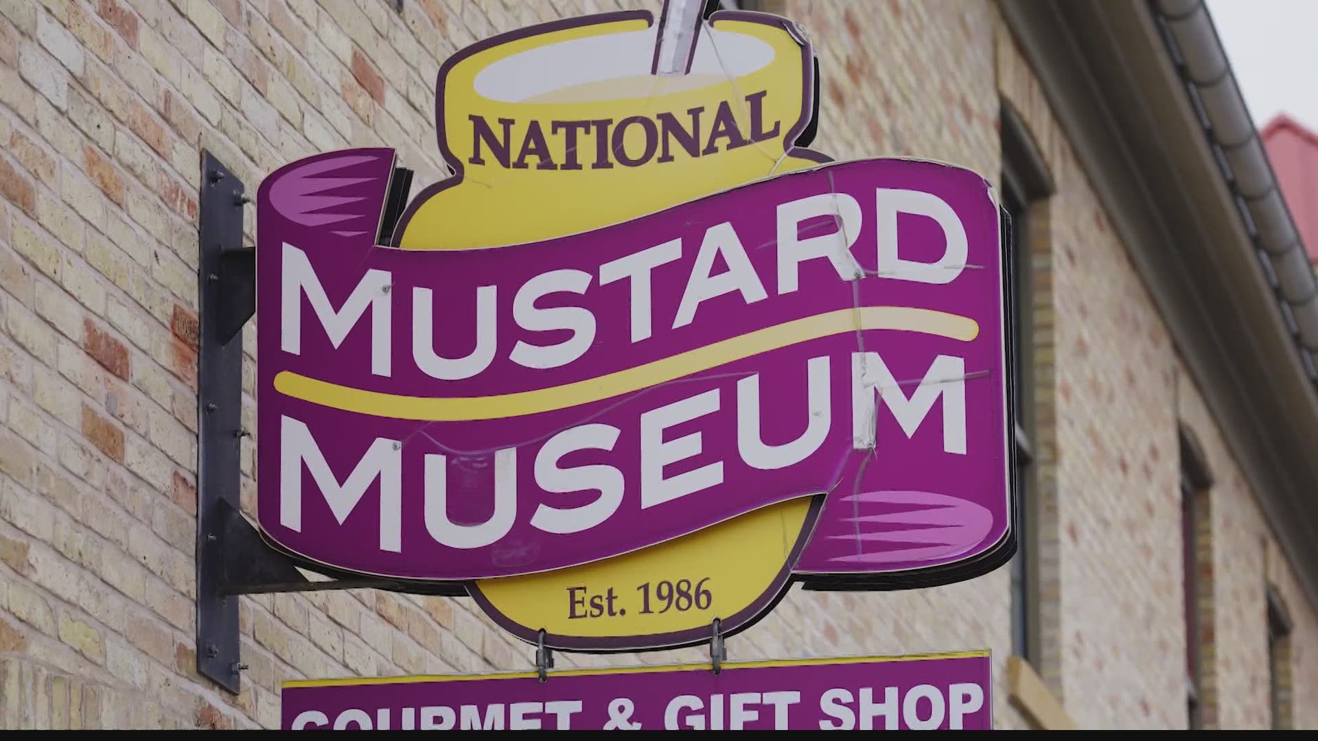 The National Mustard Museum in Middleton, Wisconsin, holds the world's largest collection of mustard and mustard memorabilia.
