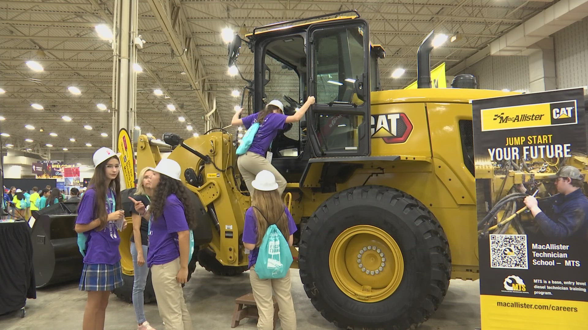 13News reporter Rich Nye reports from an expo for 8th graders as they plan out potential careers.