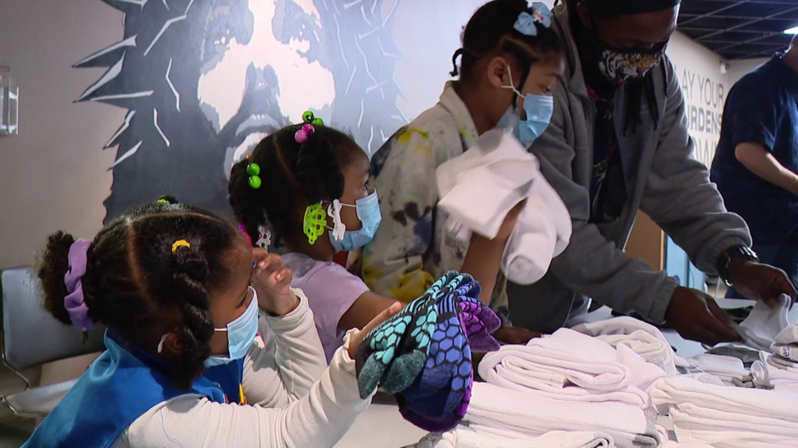 Girl Scouts raise money, donate socks to Wheeler Mission - Vimarsana News