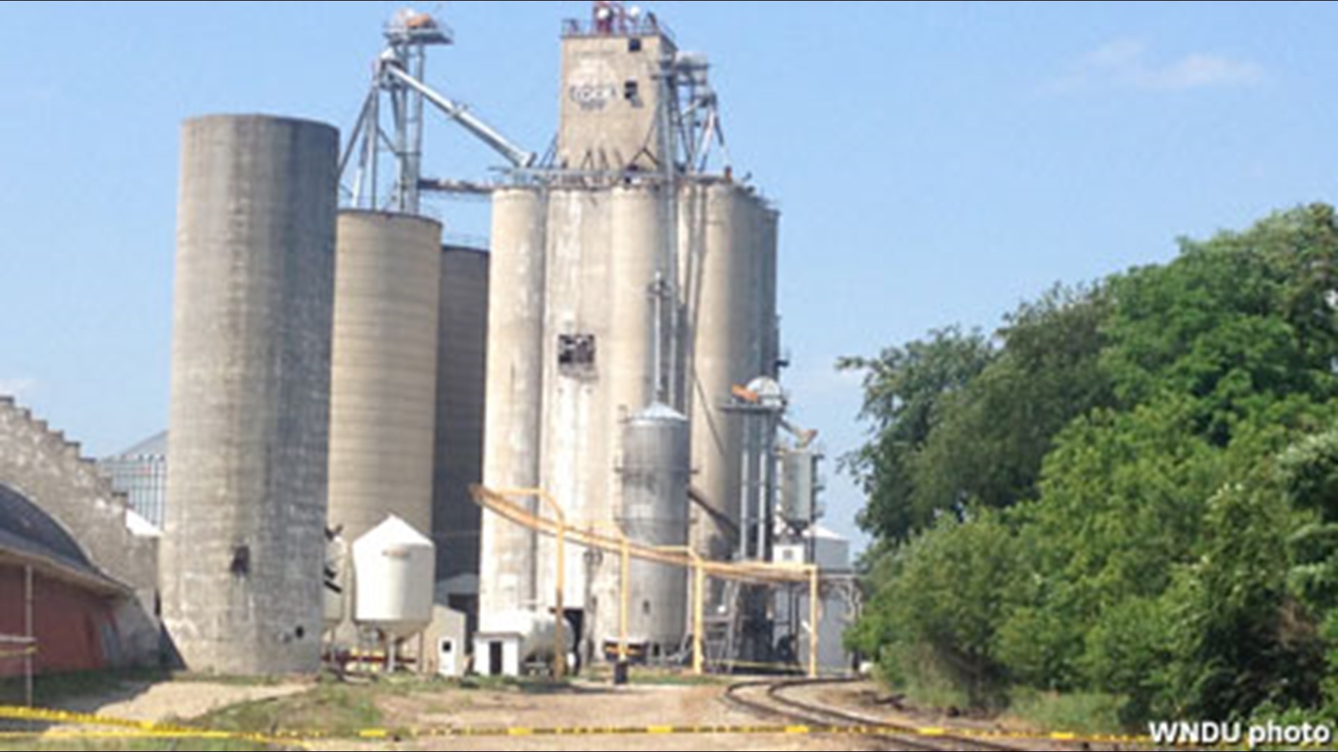 Indiana grain elevator blast kills 1 worker