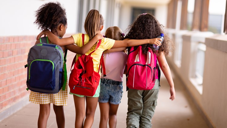 Radiologist offers advice to curb backpack injuries this school year