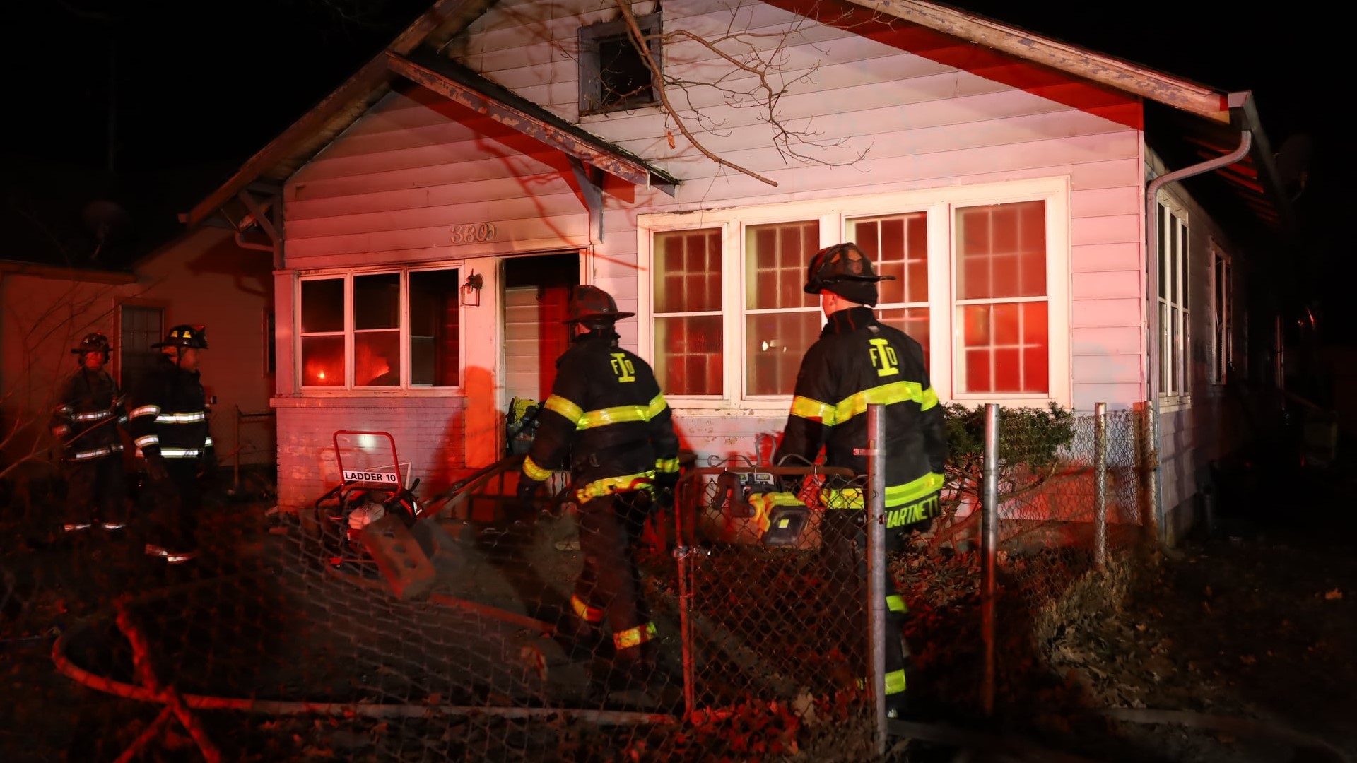 Firefighter hurt while responding to east Indianapolis house fire ...