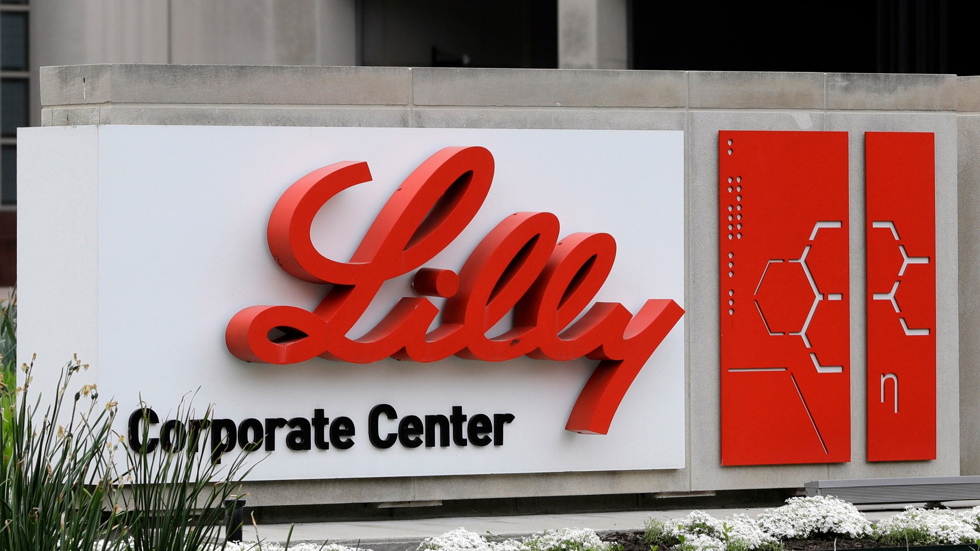 A direct-to-consumer digital service aims to make obtaining FDA-approved weight loss drugs directly from Eli Lilly more attainable.