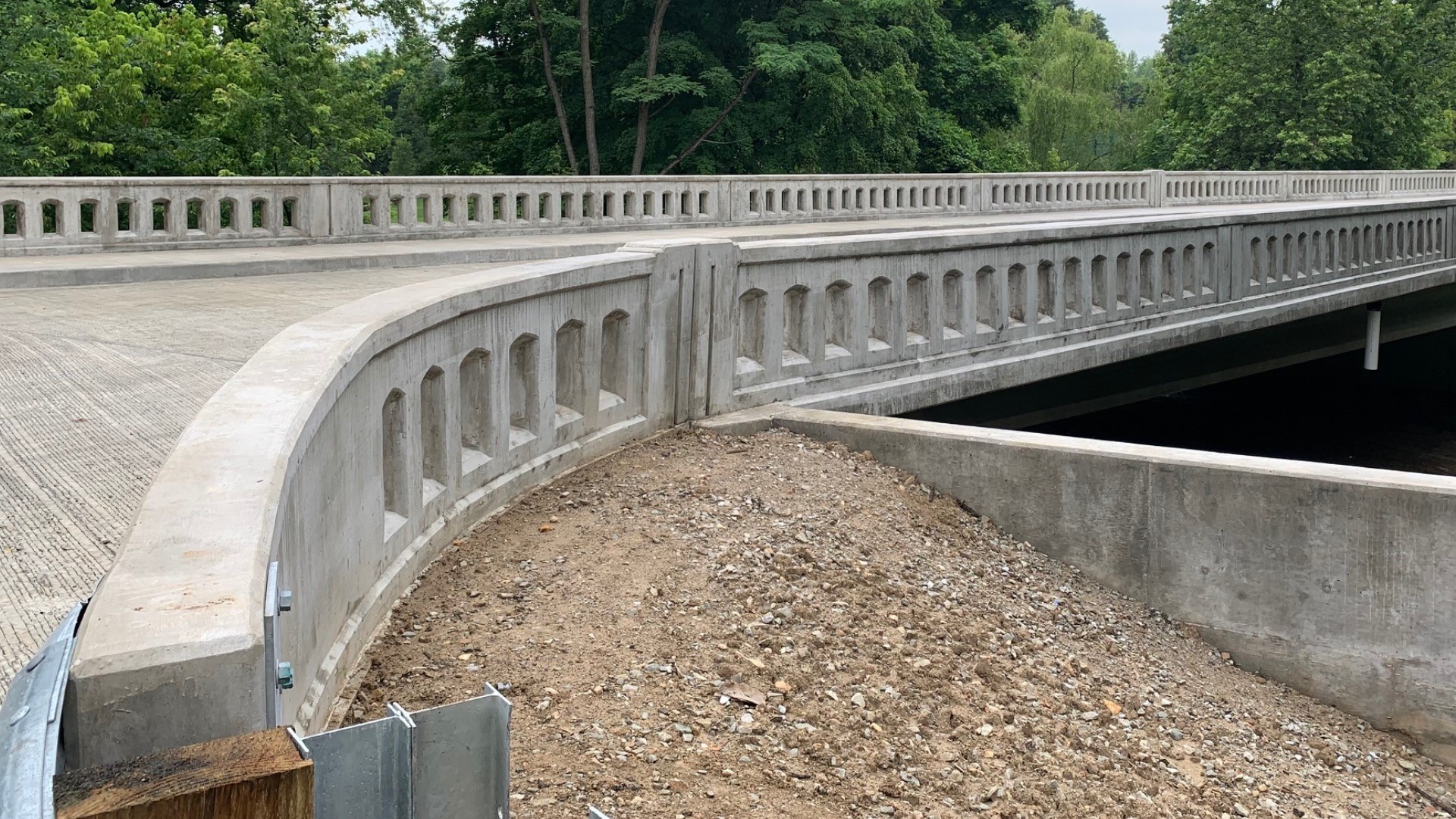 New Geist bridge opens on Admirals Pointe Drive