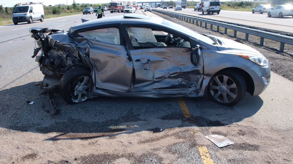 ISP 3 hurt in I65 crash after mattress falls from SUV