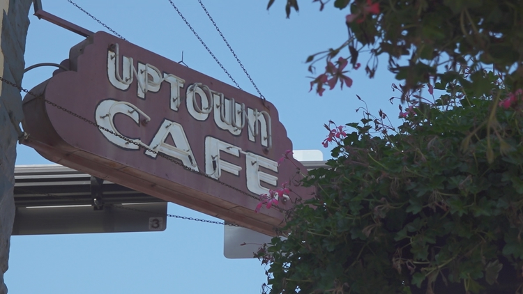 Indiana cafe manager 'dumbfounded' after confrontation escalates with customer over teen's hijab