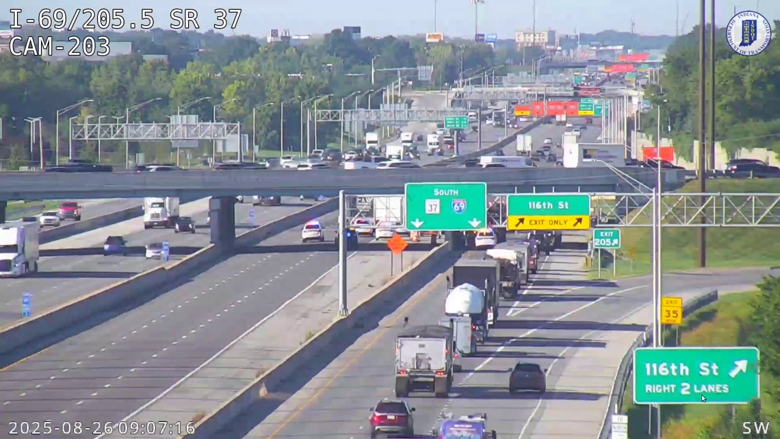 Crash closes southbound I69 near 116th Street in Fishers
