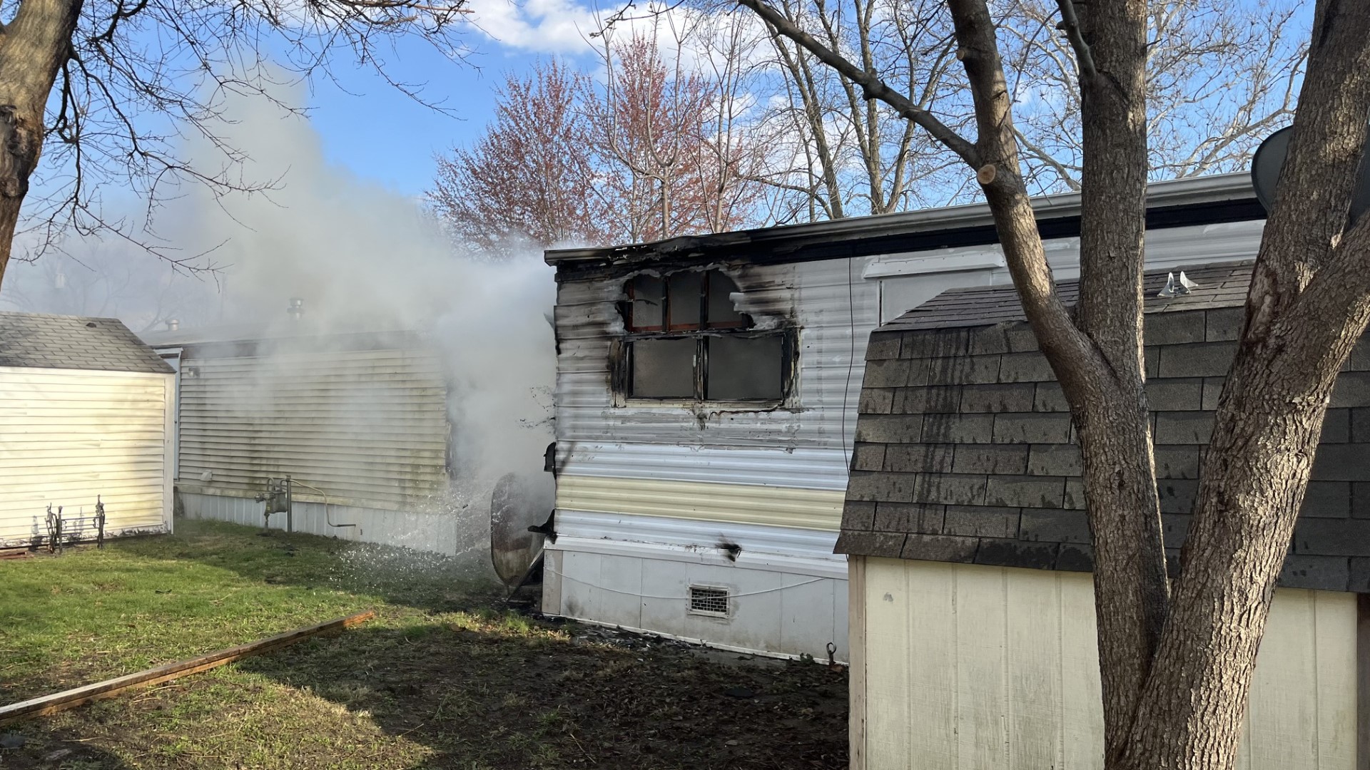 No injuries, dog rescued from Lebanon mobile home fire