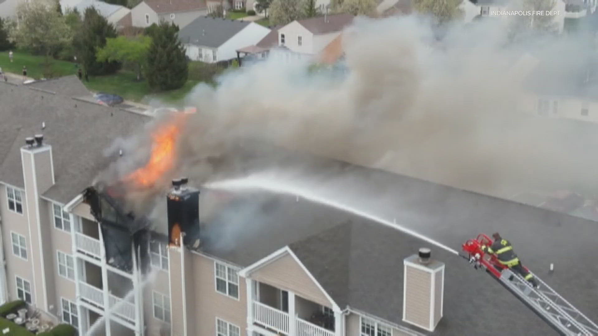 Two people injured in south Indianapolis apartment fire | wthr.com