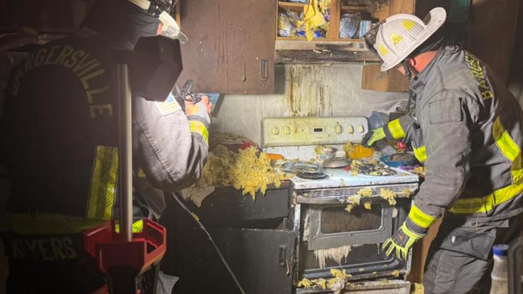 Bargersville apartment fire injures child