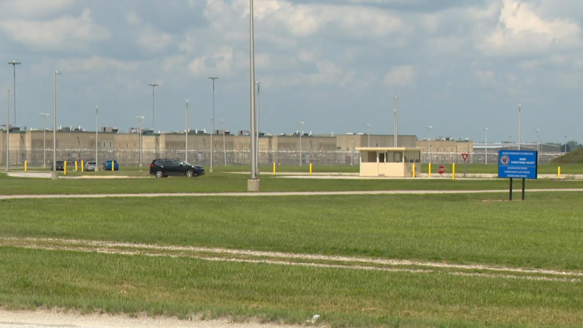 Faith community leads prayer outside Miami Correctional Facility | wthr.com