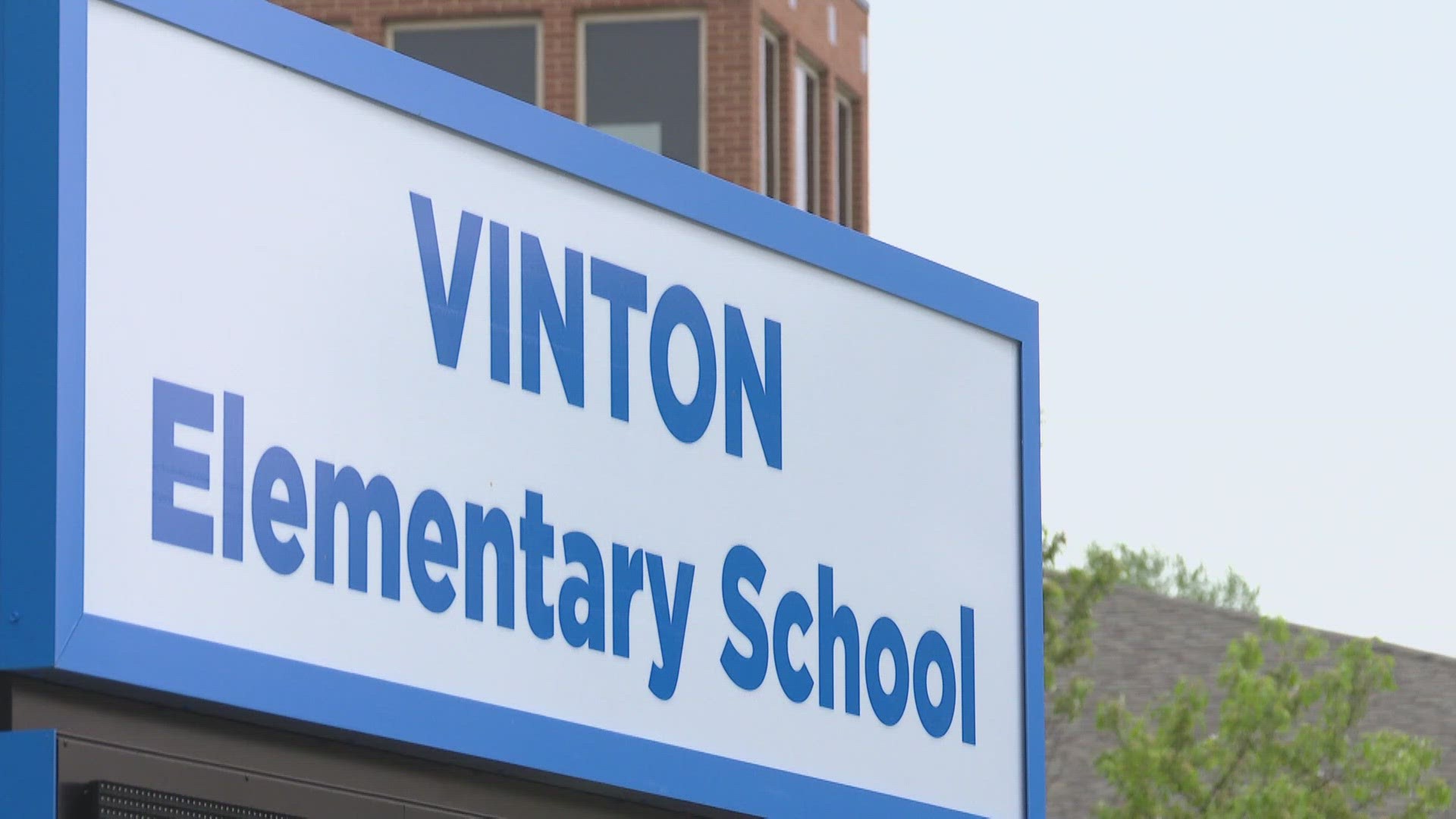 13News reporter Lauren Kostiuk breaks down how Vinton Elementary School plans to implement a four-day school day.
