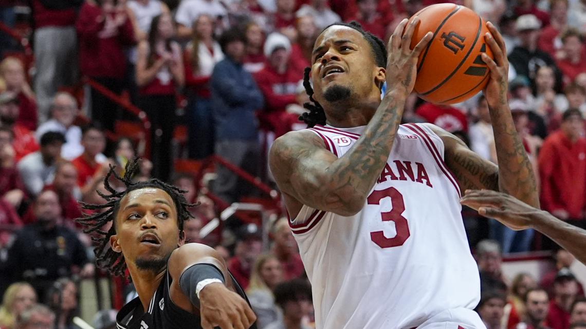 Wilkerson, Conerway lead Indiana past Milwaukee 101-70