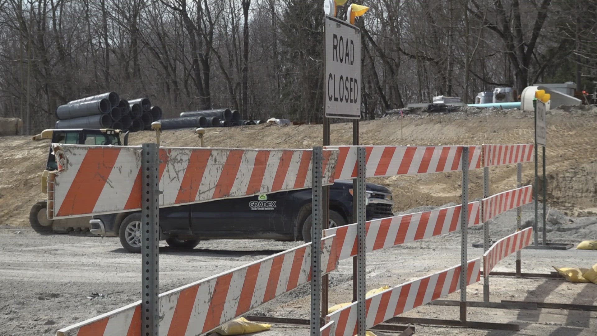 13News reporter Angelica Robinson talks with neighbors in the 146th Street and Allisonville Road area who say they are getting tired of the construction.