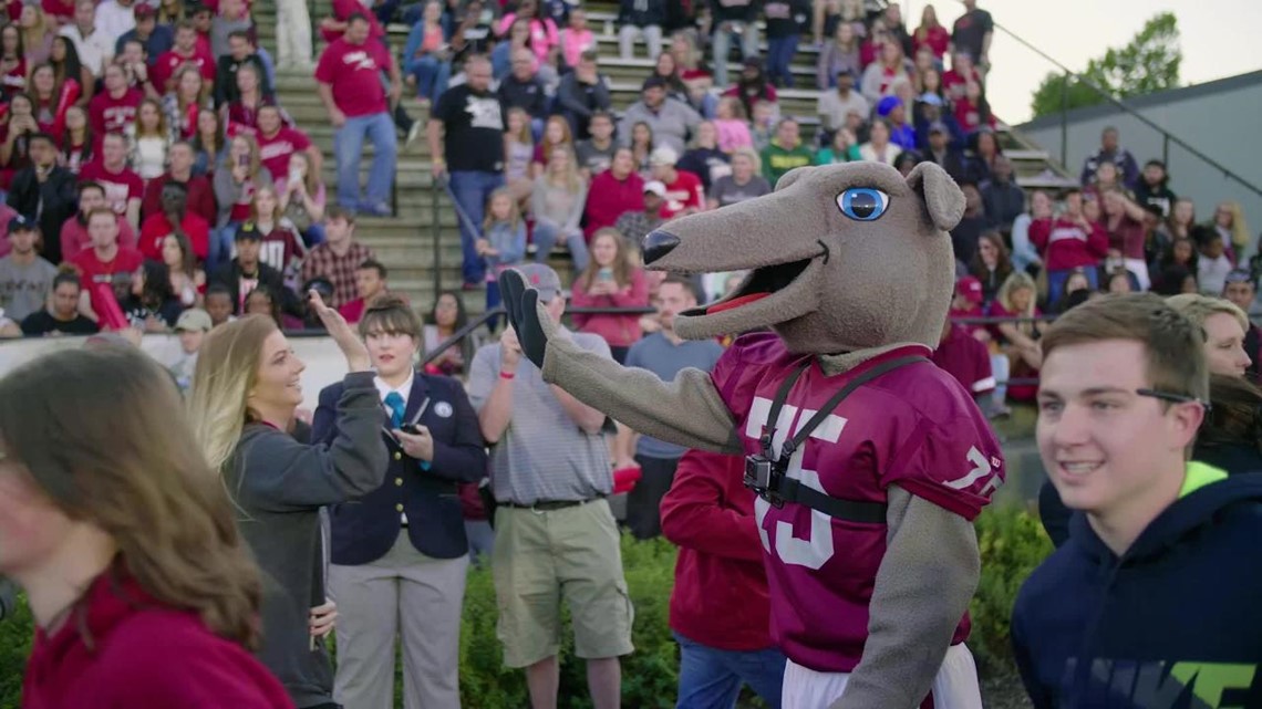 UIndy sets new Guinness world record for high fives | wthr.com