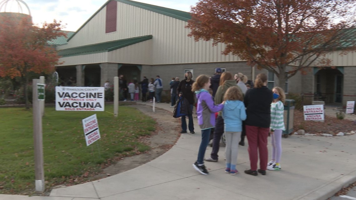 Families line up for vaccine for kids 5-11 at Noblesville clinic. - Vimarsana News