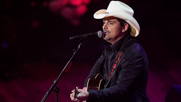 Country music star Brad Paisley to headline Legends Day concert in downtown Indianapolis