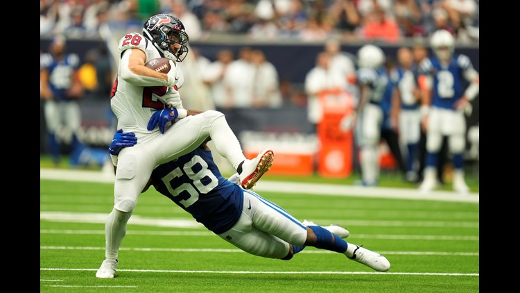 Houston, TX, USA. 6th Dec, 2020. A general view of NRG Stadium with the  roof open during the 2nd quarter of an NFL football game between the  Indianapolis Colts and the Houston