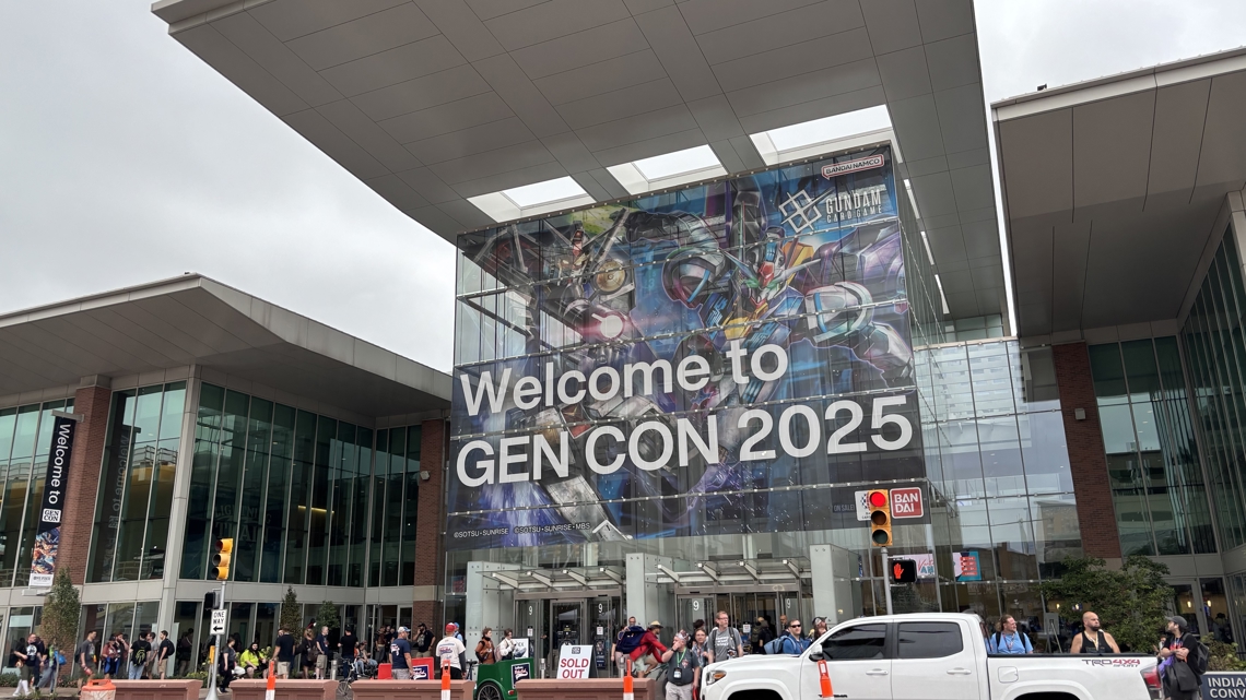 Gen Con Gaming Rrom Gen Con opens in Indianapolis with creative costumes, art and more ...