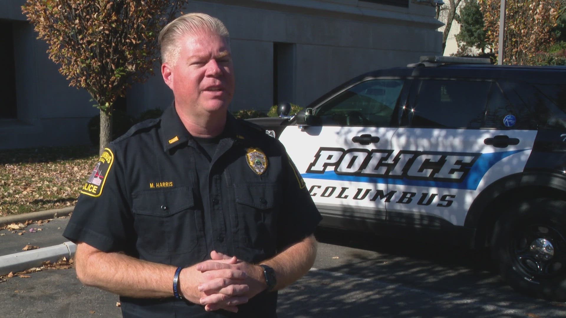 13News reporter John Doran talks to witnesses to a scene where a pipe bomb was found in Columbus.