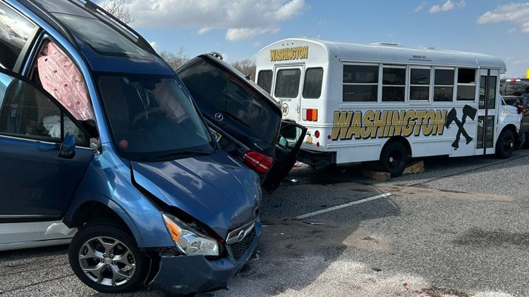 School bus involved in multi-vehicle crash on I-465 on Indy’s northwest side