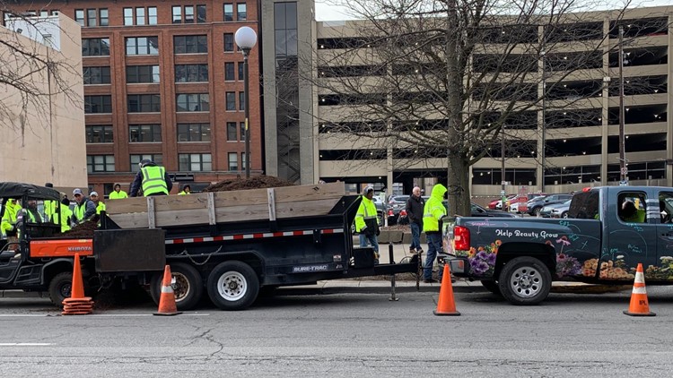 Downtown Indy, Inc.'s 'Mulch Madness' gets city ready for spring