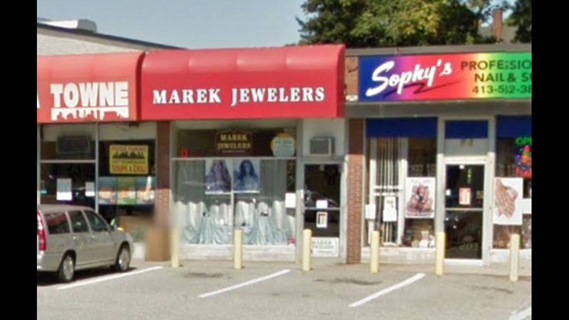 Massachusetts jeweler charged with stealing from customers