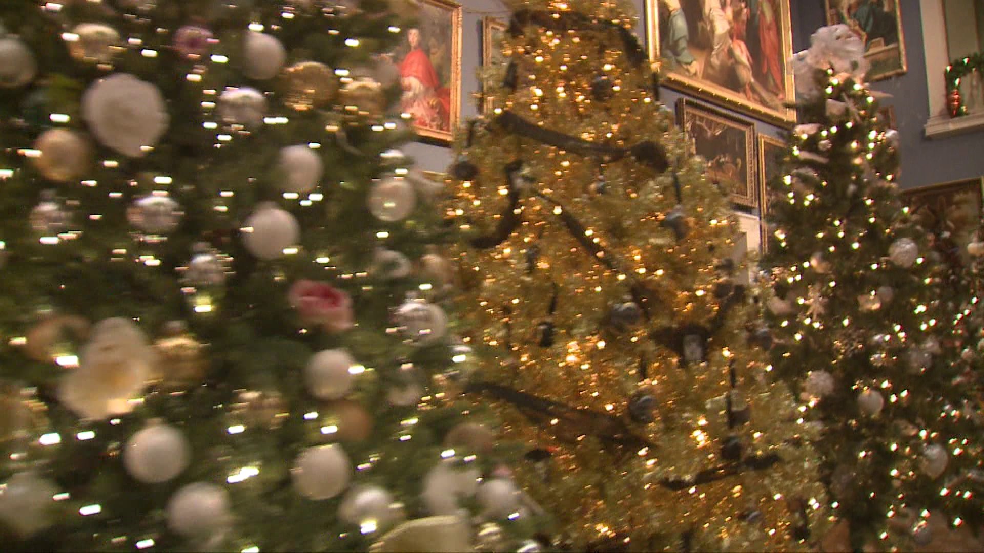Wadsworth Atheneum displays more than 100 trees at festival of trees