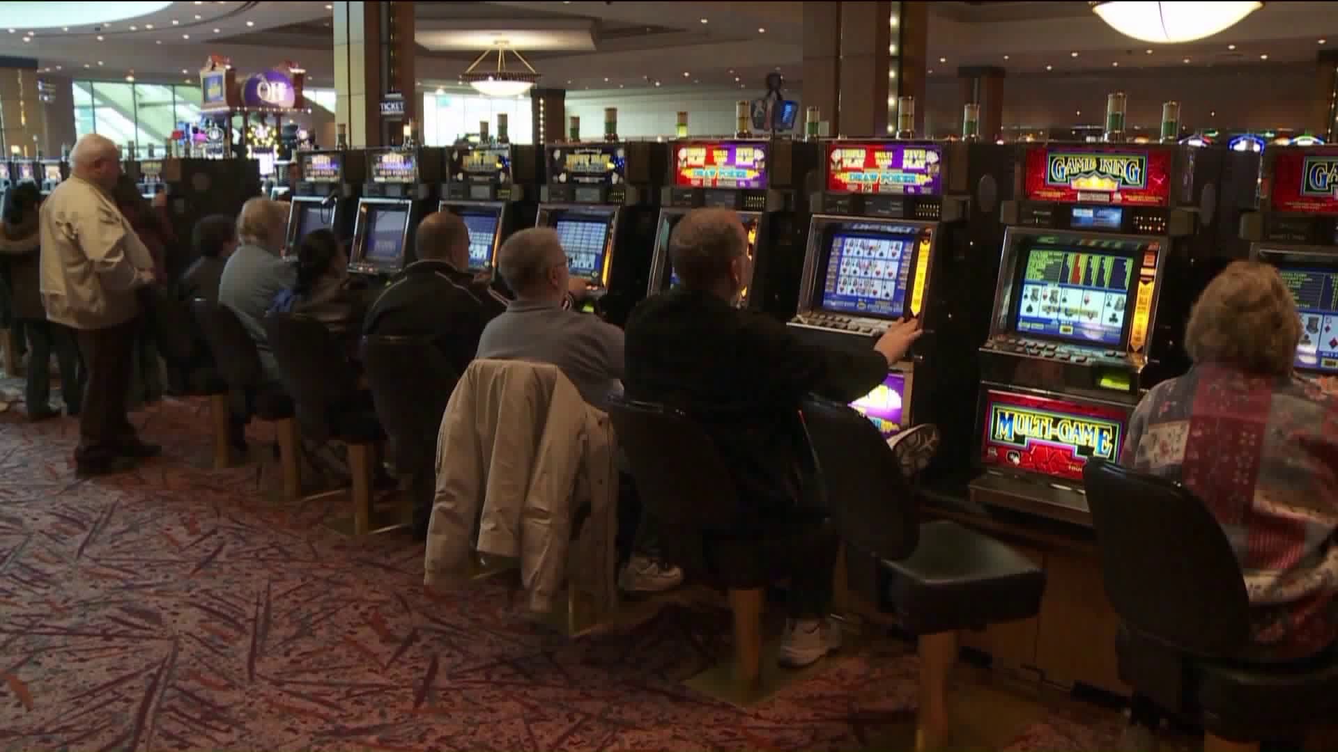 East Windsor rolls out proposed agreement for third Connecticut casino