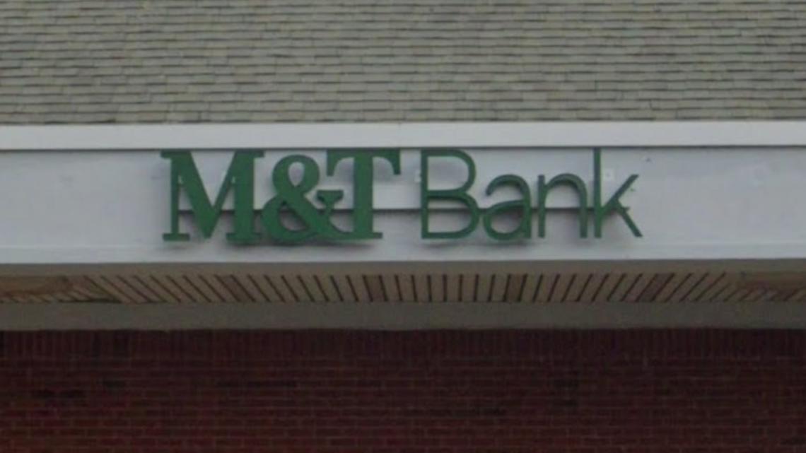 M&T Bank closing branches at 10 Stop & Shop stores in Connecticut