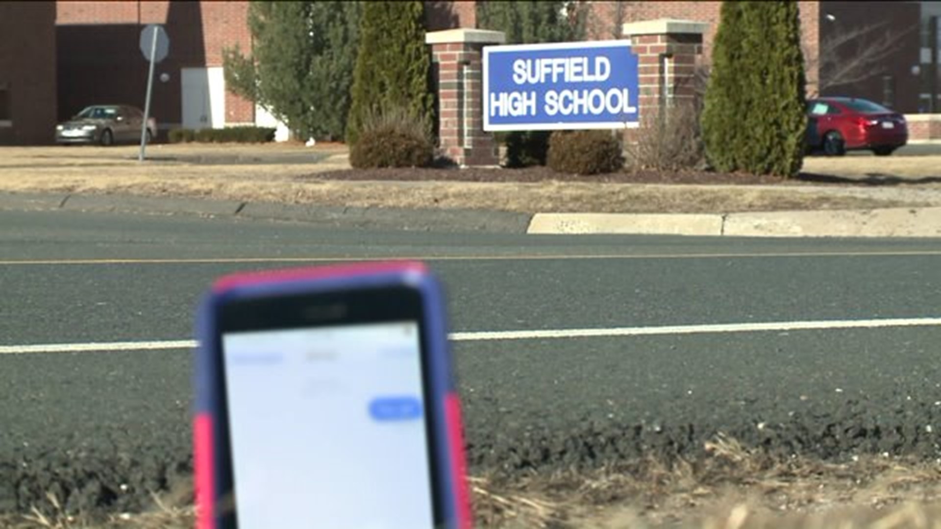 Suffield schools holding workshop on Internet safety after texting issue