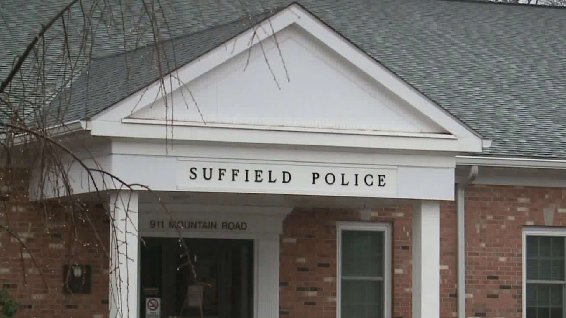 Suffield Police warn parents after suspicious male seen around neighborhood