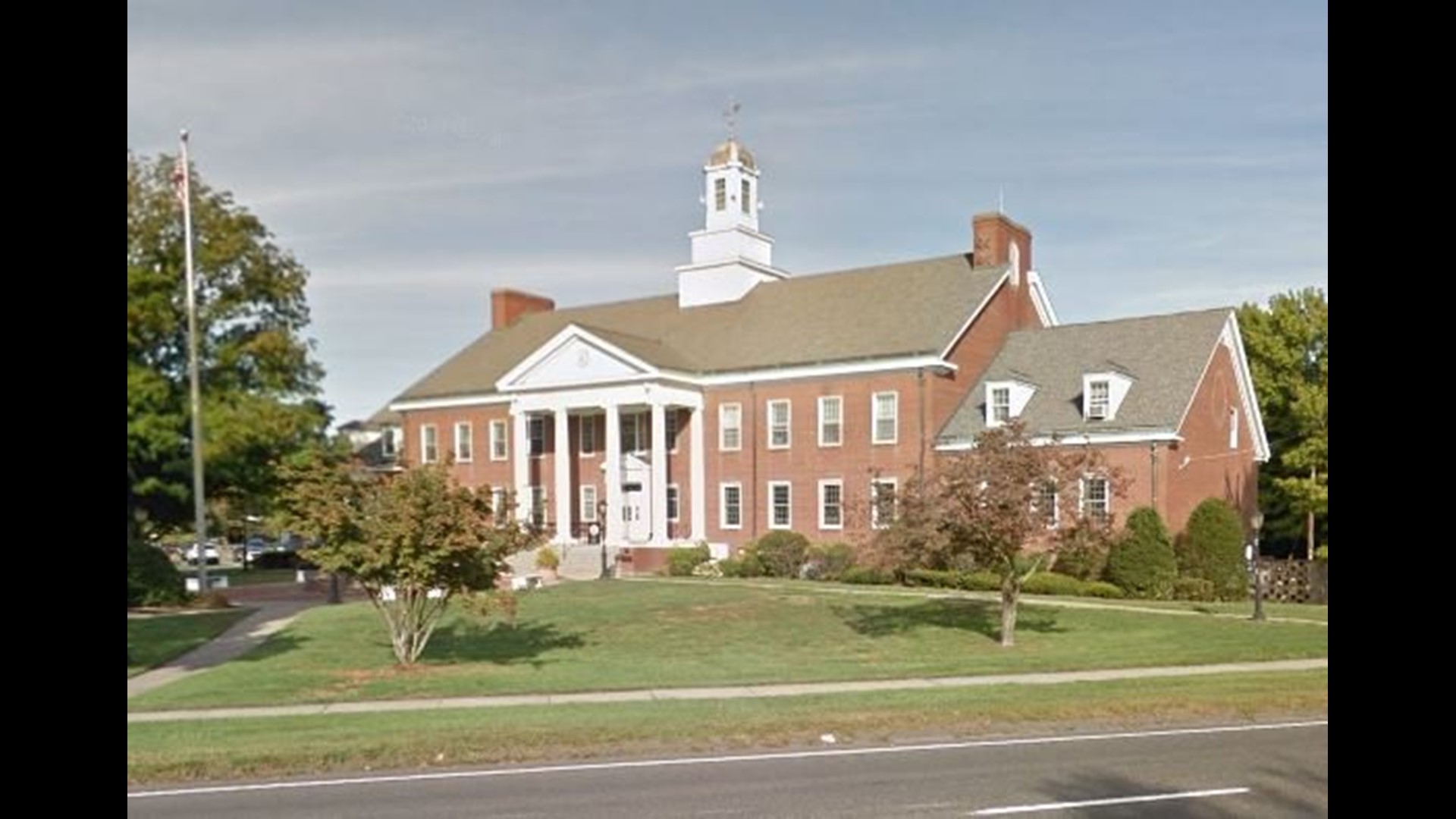 Enfield Town Hall closed due to lack of heat