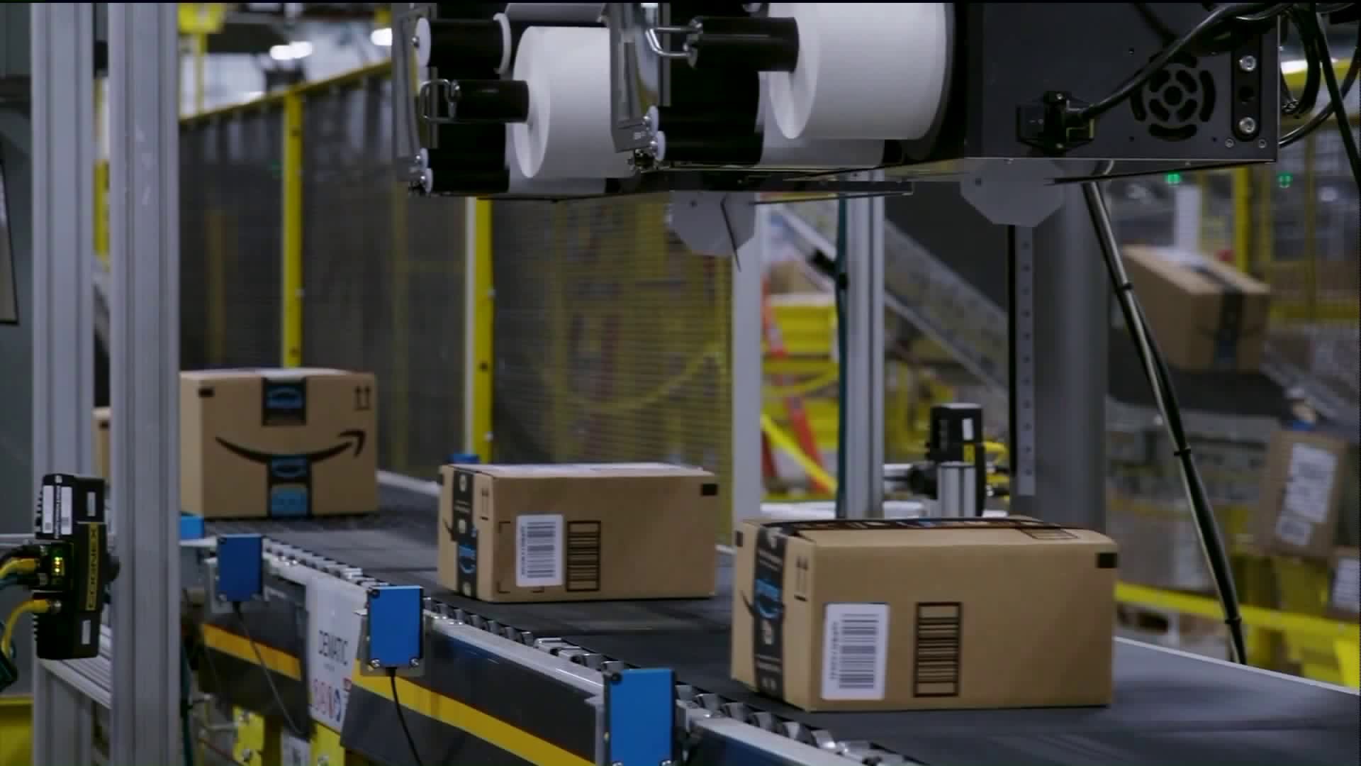 Amazon raises minimum wage
