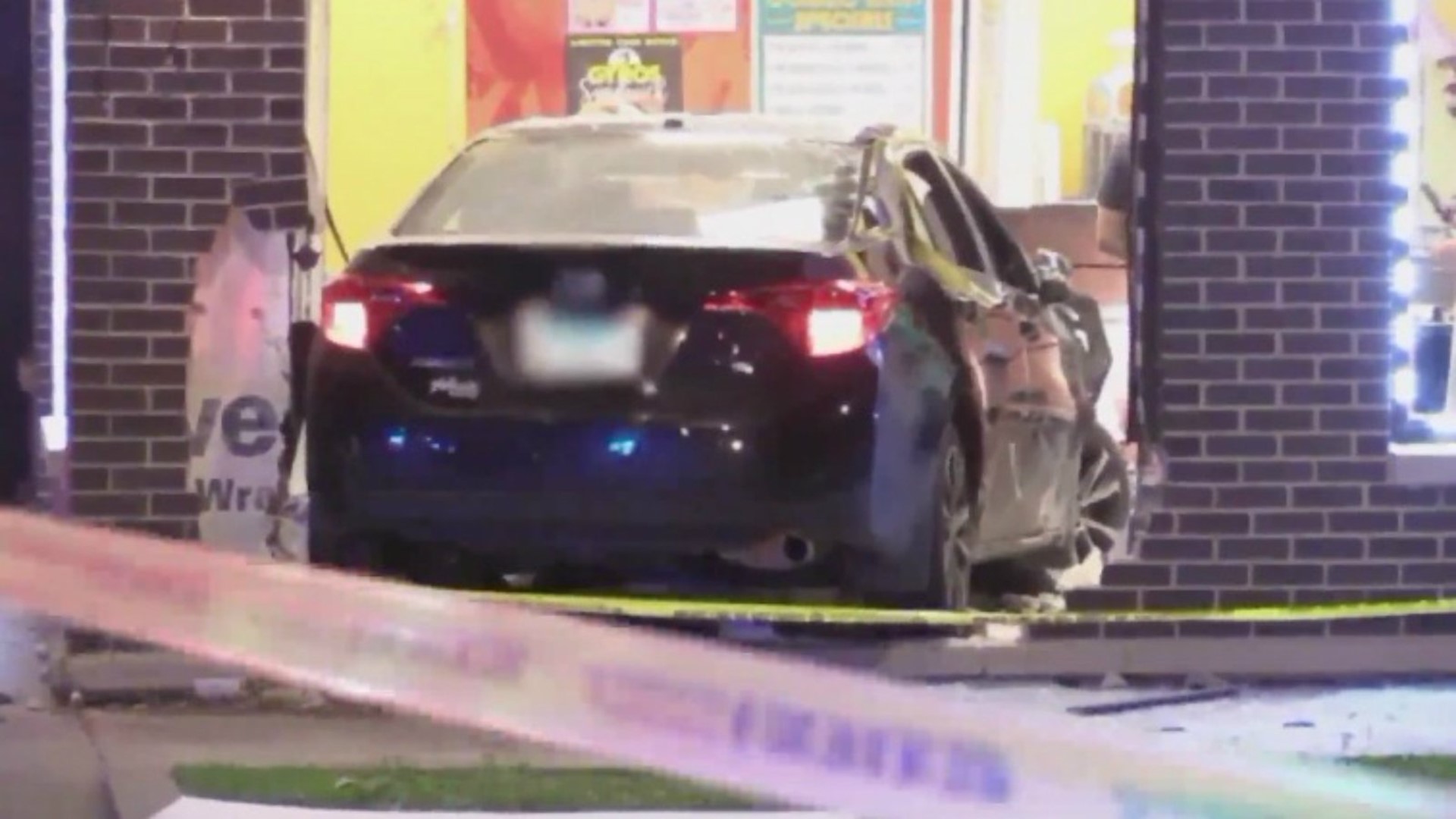 Off-duty Chicago officer charged in crash that killed woman sitting ...