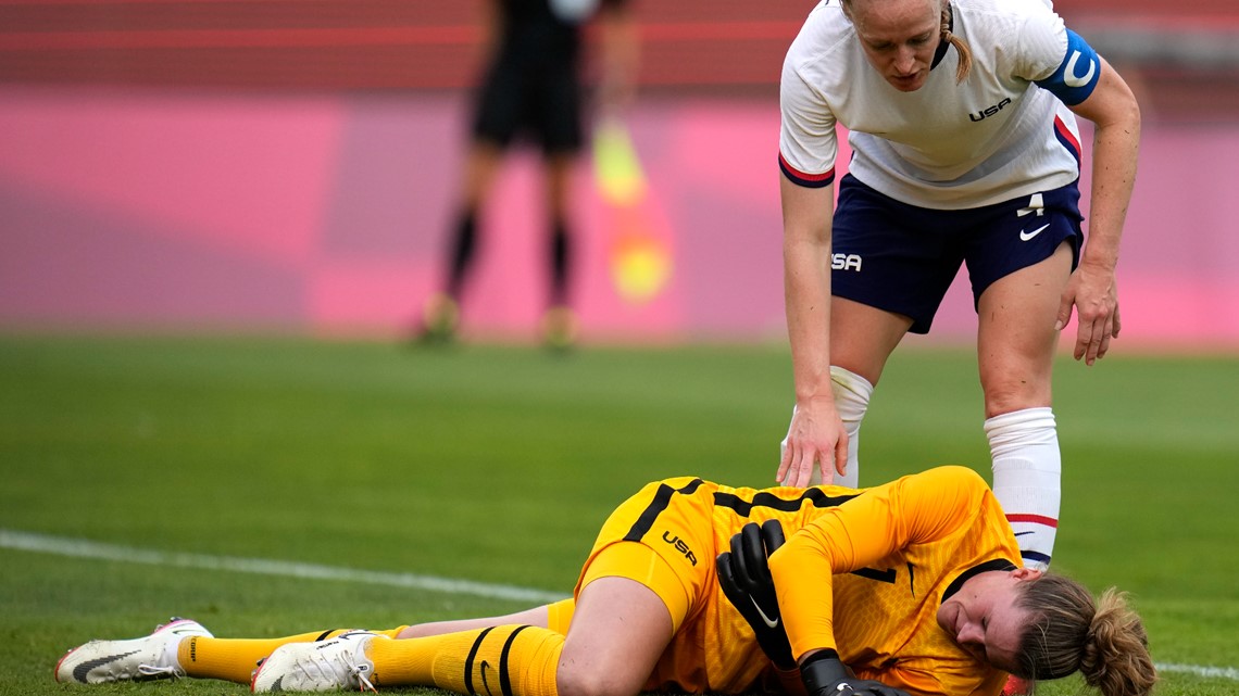 Us Goalie Alyssa Naeher Injured In Olympic Semi Final Loss To Canada Fox61 Com