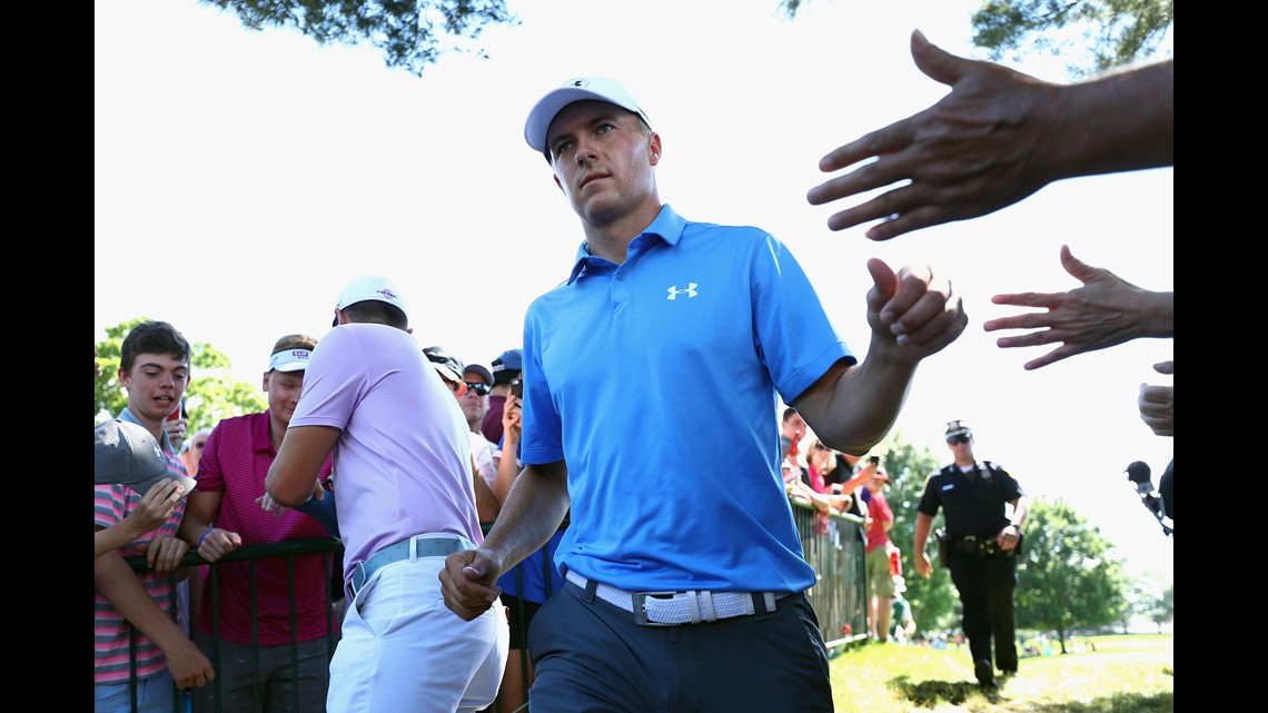 Jordan Spieth shoots 63 to take lead in Travelers debut fox61