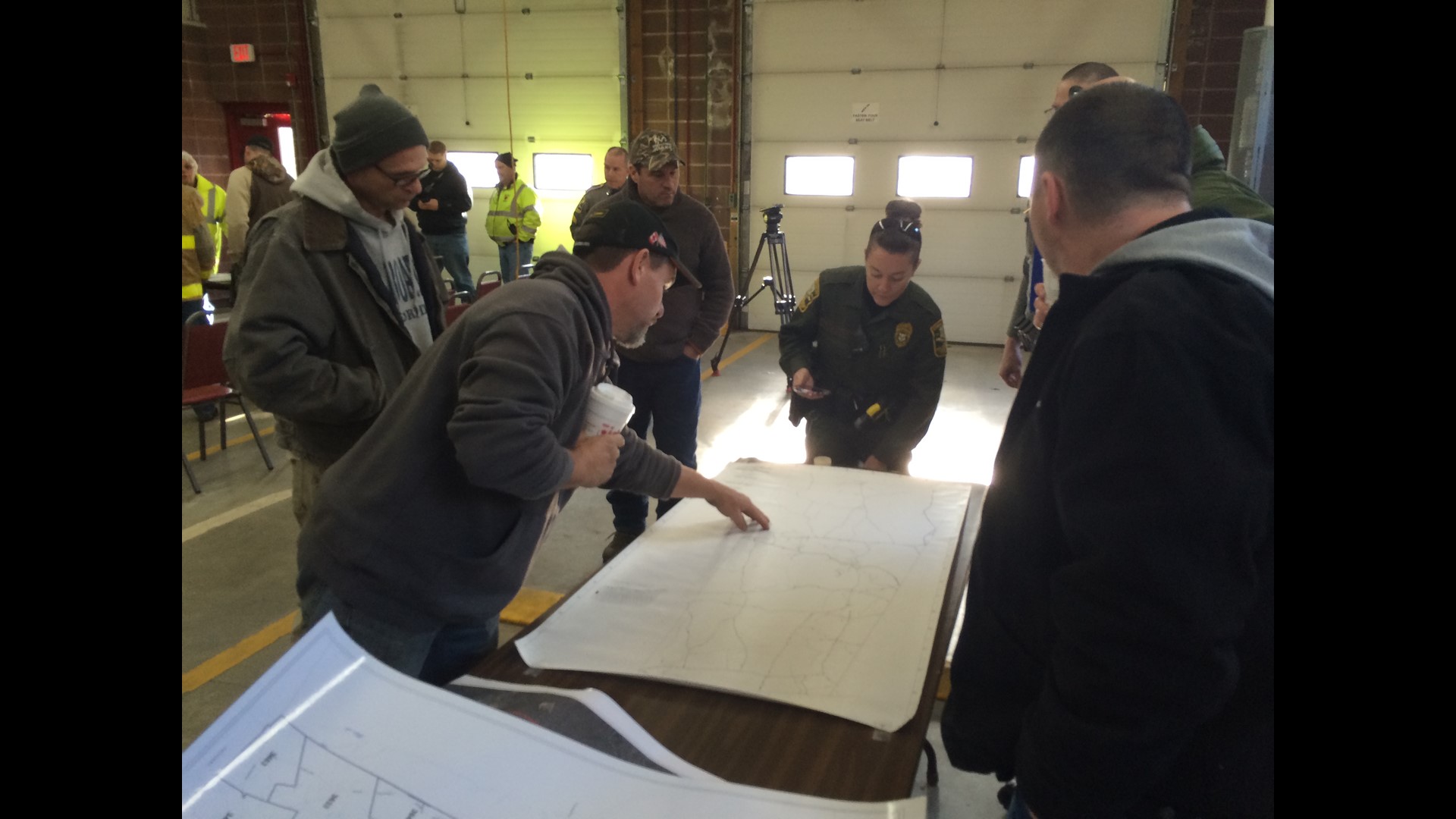 Hundreds Of Volunteers, Official Search Teams Look Through Woods For ...