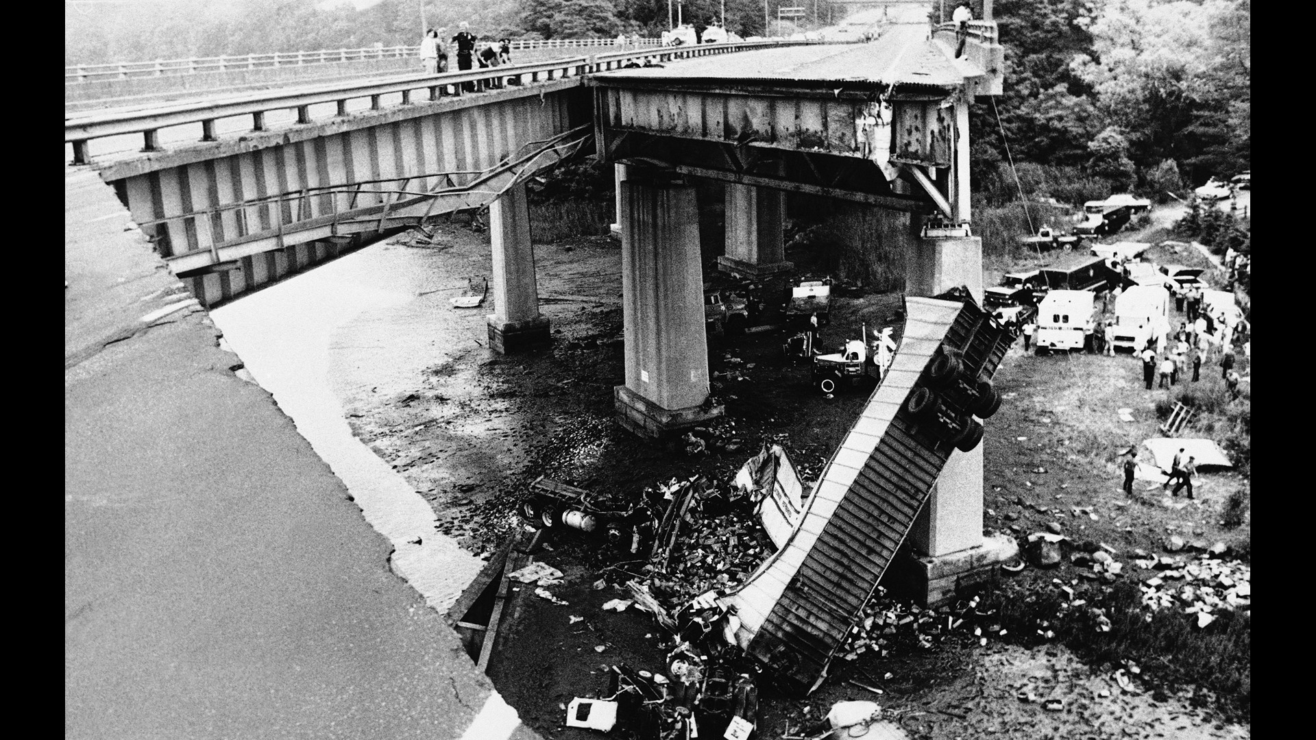 1983 Mianus River I95 Bridge collapse