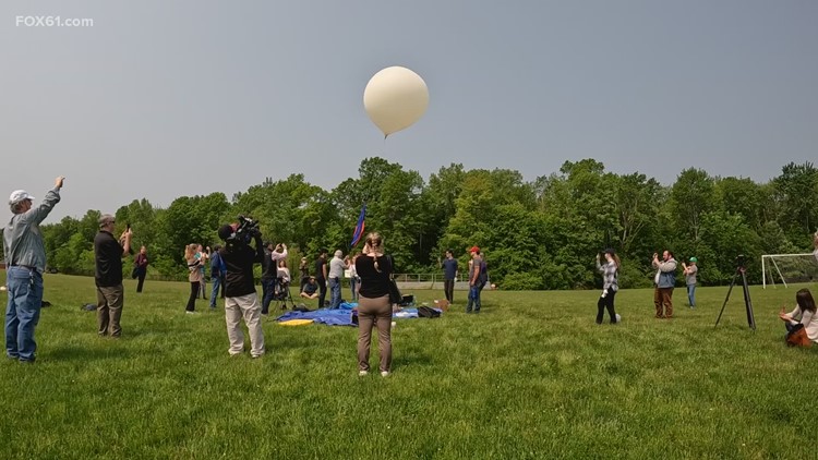 College students launch NASA-caliber balloons at UHart