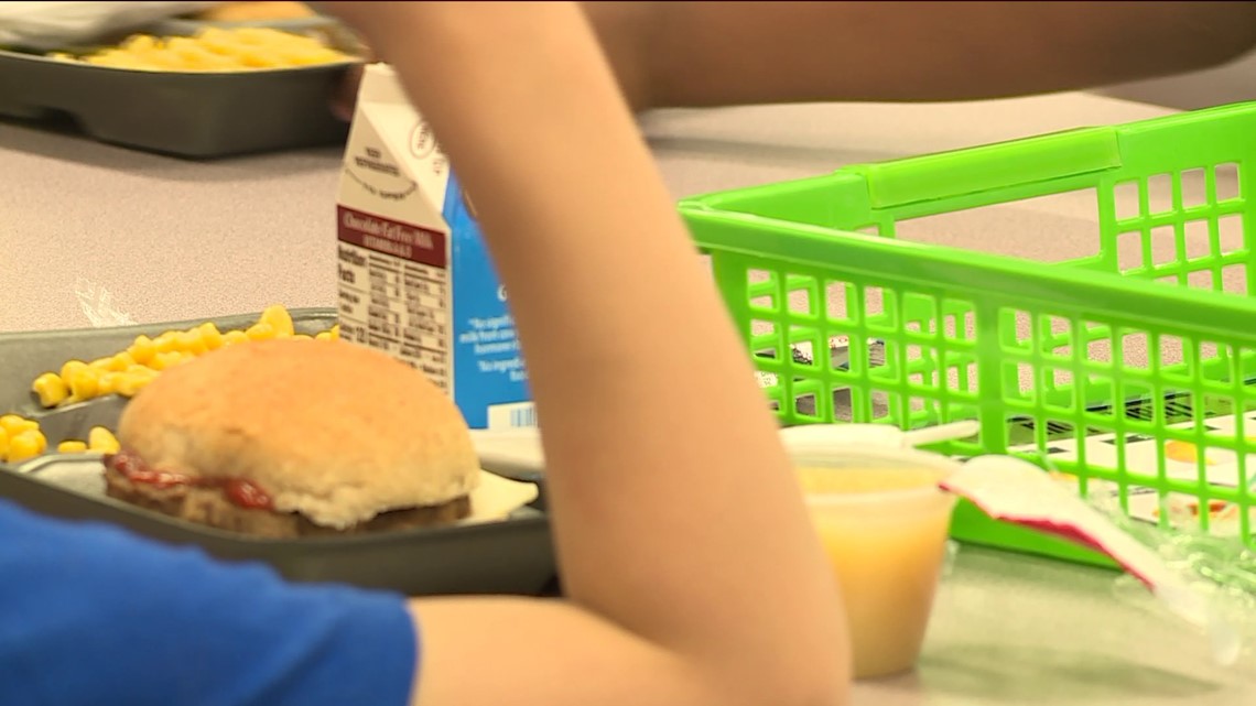 Conn. legislators agree to bring back free school lunches