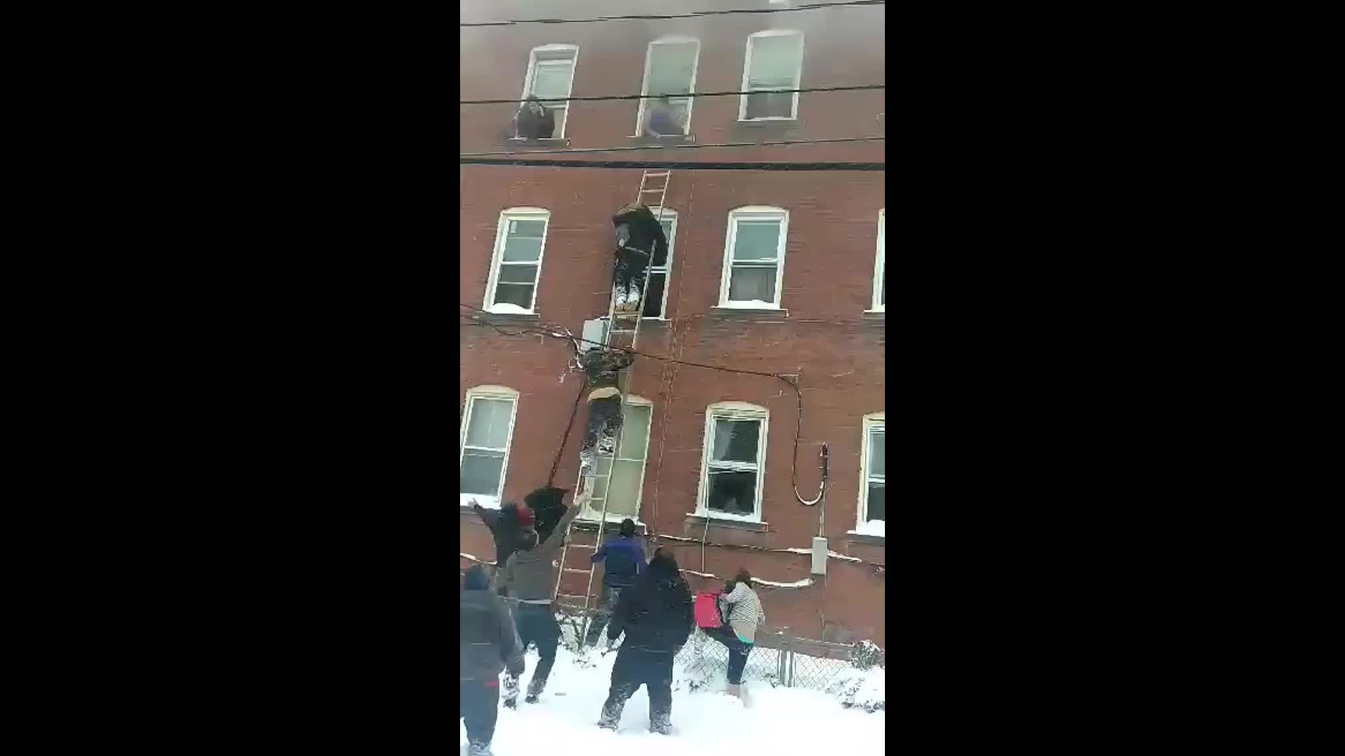 Viewer Video: Neighbors help each out of New Britain apartment on fire