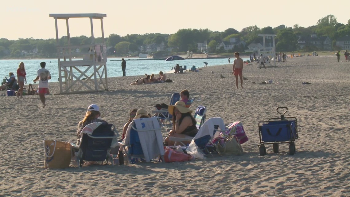 Connecticut residents enjoy Memorial Day weekend sunshine