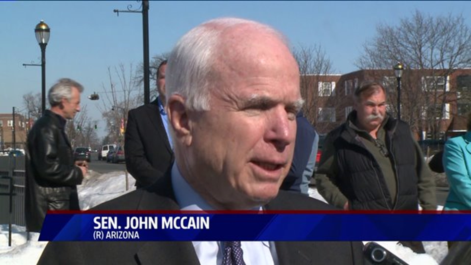 Sen. John McCain visits CT to discuss Ukraine crisis
