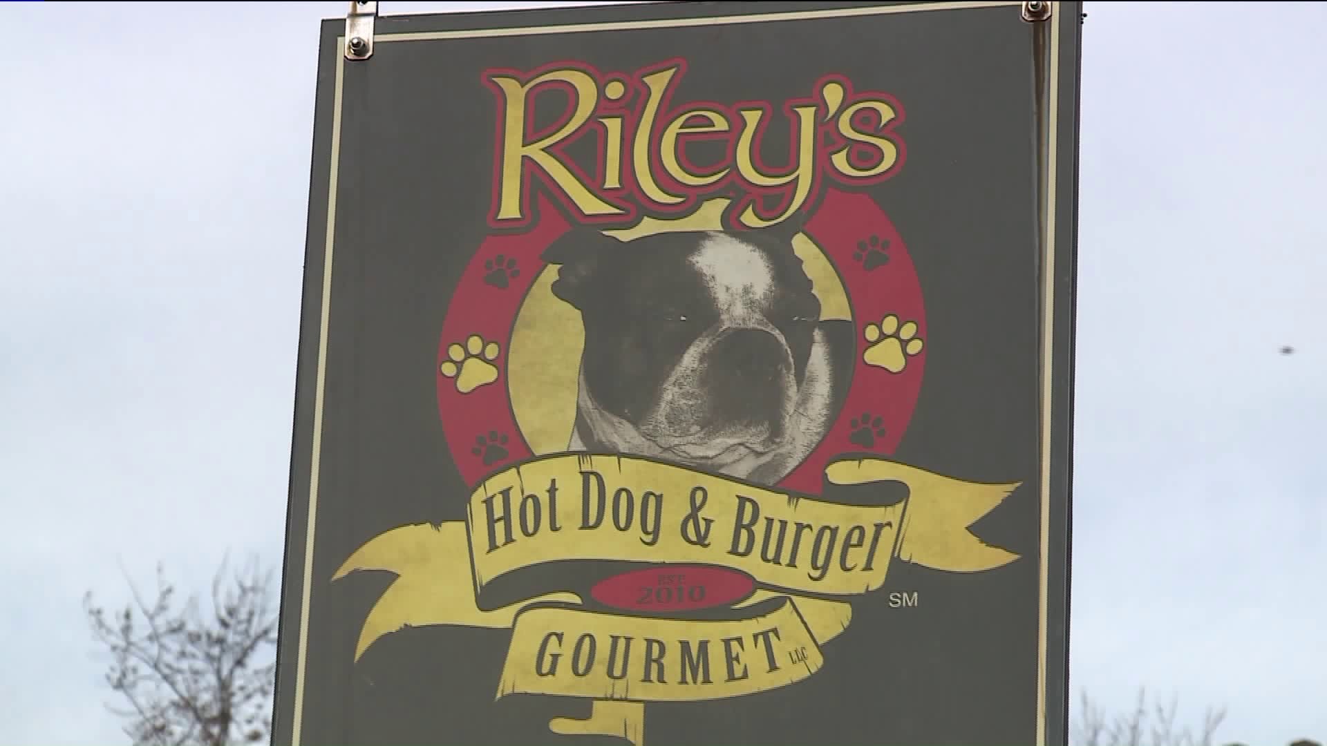 Foodie Friday: Riley`s Hot Dog & Burger Gourmet in New Britain