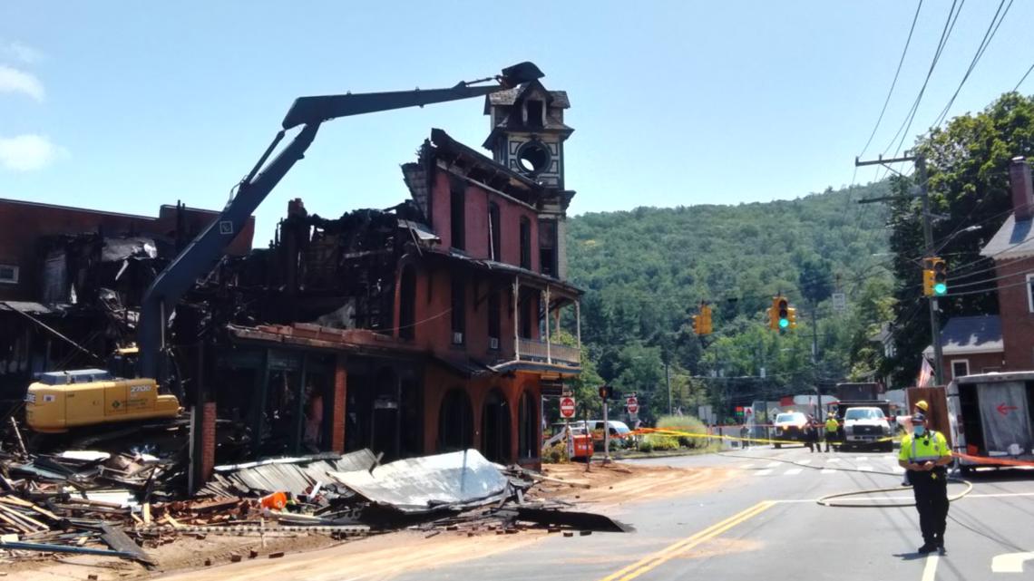 Historic 'New Hartford House' to be torn down following fire - Vimarsana News