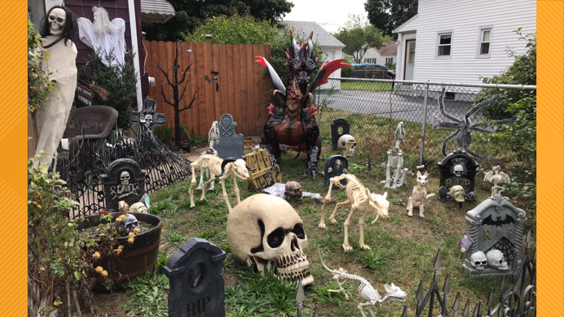 Wallingford family sets up big Halloween display to prove the holiday